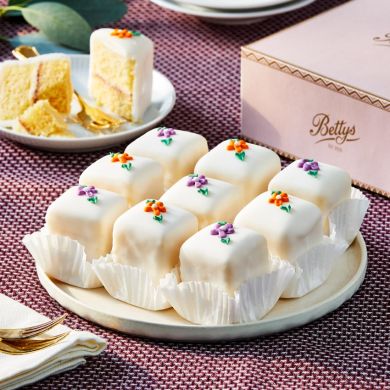 Fondant Fancies (Box of 9)