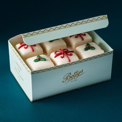 Christmas Fondant Fancies (Box of 6)