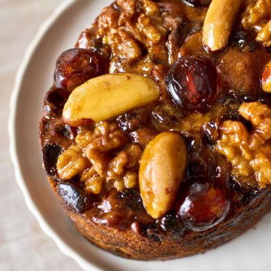 Oval Yorkshire Fruit Cake in a Tin