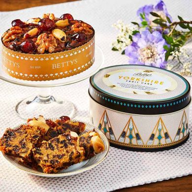 Oval Yorkshire Fruit Cake in a Tin