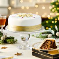 Soft Iced Snowflake Christmas Cake