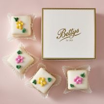 Spring Flower Fondant Fancies (Box of 4)